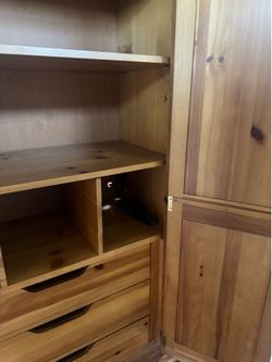 Armoire w/mirror