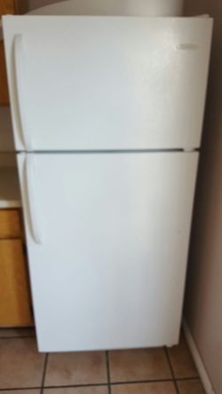 Refrigirator freezer Frigidaire for sale