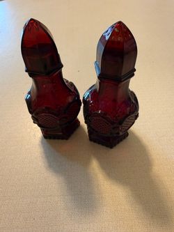 Vintage Avon 1876 Cape Cod Collection Ruby Red Glass Salt & Pepper Shakers