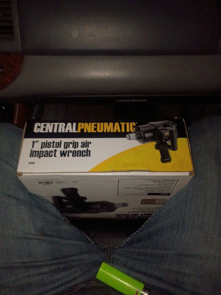 CENTRALPNEUMATIC
1" pistol grip air impact wrench