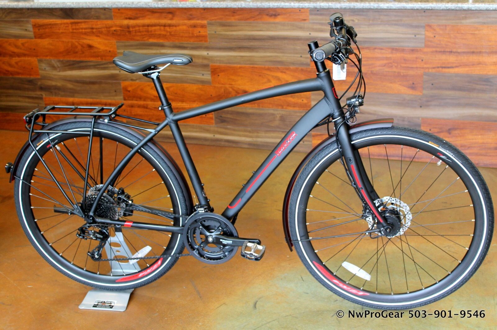 Breezer Liberty R 1.3+ Full Commuter-Fenders, Rack, GeneratorLight Hybrid Bike