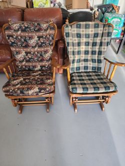Set of 2 Rocking Chairs