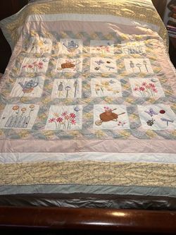 Vintage Handmade Garden Embroidery Quilt - Full/Queen (81" x 79.5")$100 CASH