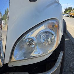 2008-2017 Freightliner Cascadia Headlights 