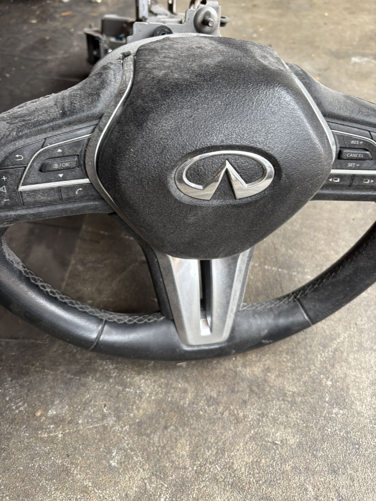 Q50 14-17 Air Bag