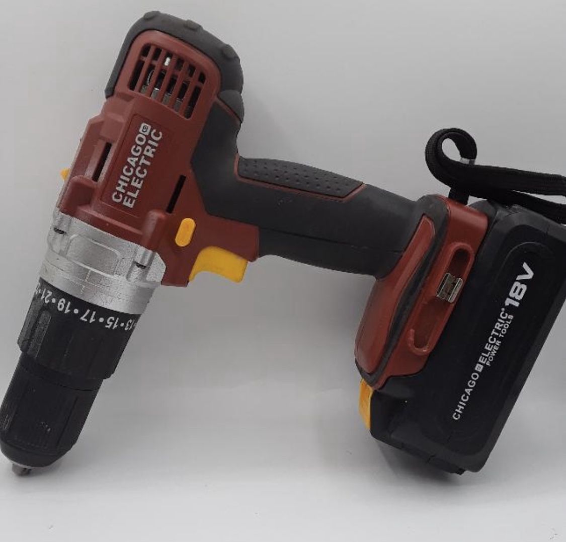 Chicago Electric Power Tools 62427 – 18 Volt 1/2 in. Cordless Variable Speed Drill/Driver w/ Case - WORKS GREAT