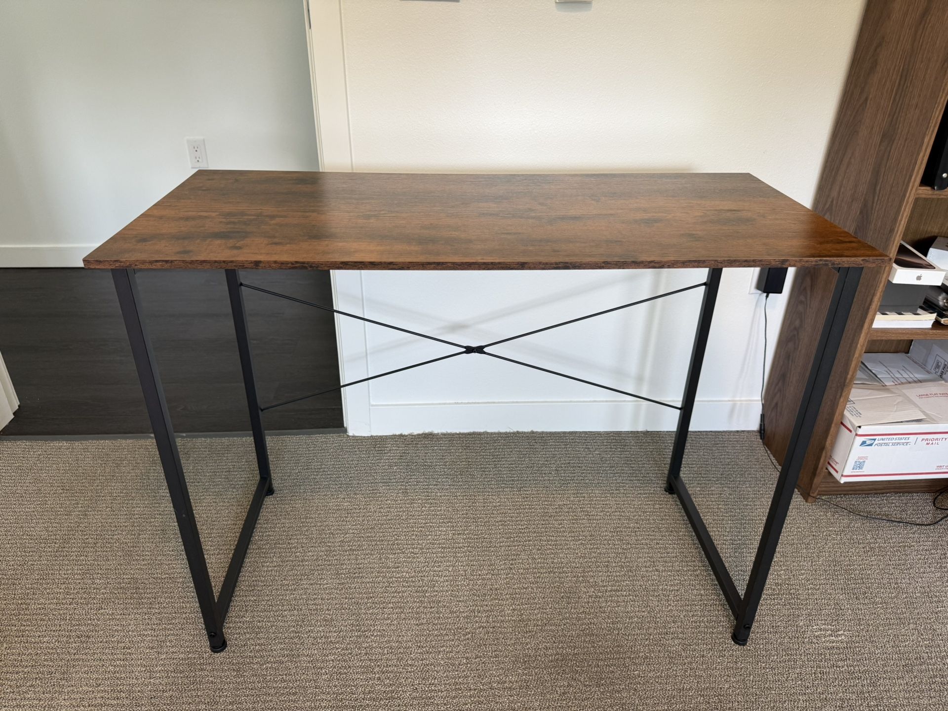 desk table