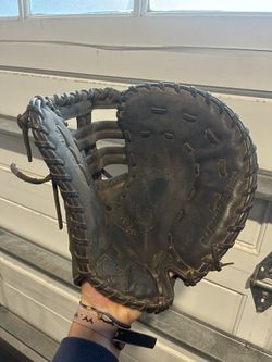 12 1/2” Rawling First Base Mitt