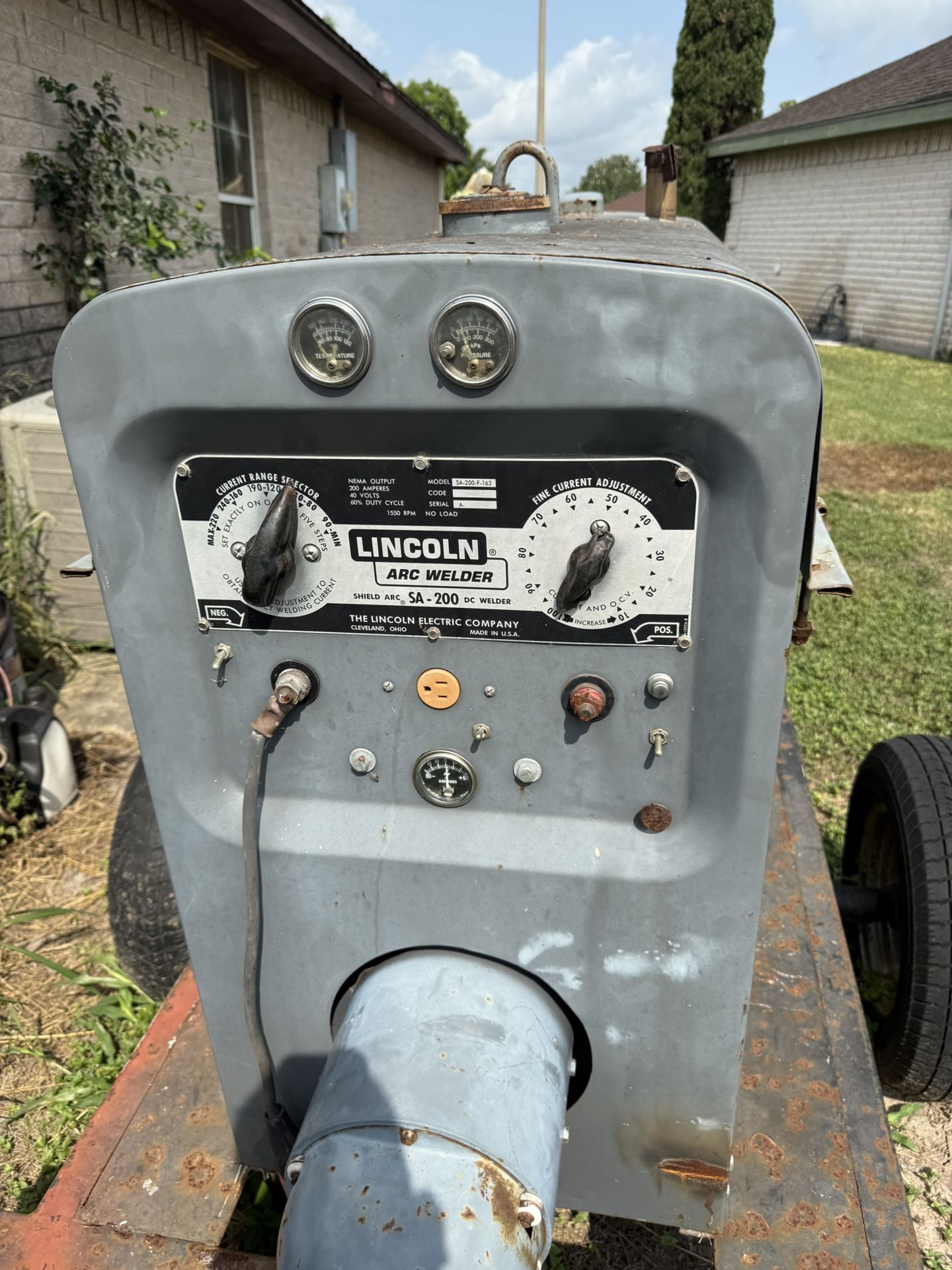 SA 200 Welding Machine