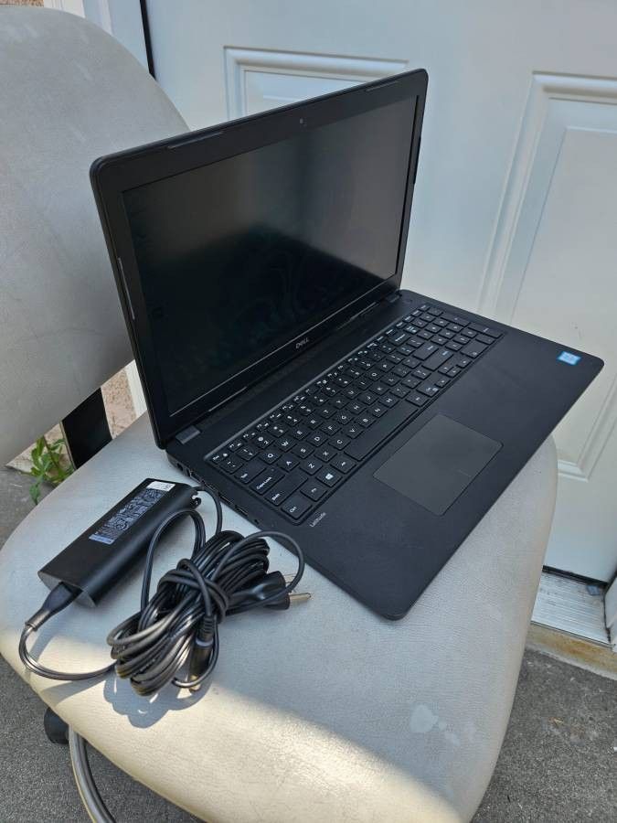 Dell Latitude, 15.6" inch.. Windows 11, i5, 8gb ram, 256 GB SSD storage, - $160