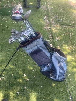 Tour ll Adult Right Handed Golf Clubs With Titleist Standing Bag