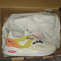 Men's Puma TRC Runners Size 10M White/Tan DSWT