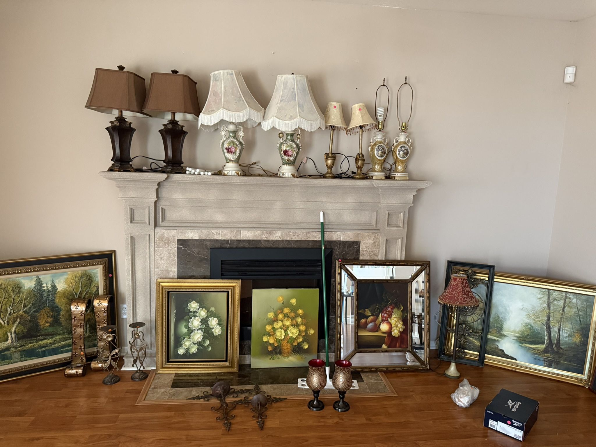 MOVING SALE - VINTAGE ELEGANT FURNITURE & HOME DECOR, COLLECTIBLES, KITCHEN ITEMS 7/12 8AM - 12PM
