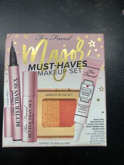 Too faced makeup set