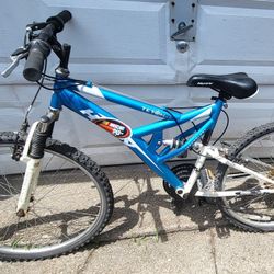 Boy's 18 speed Mountain Bike