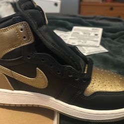 Air Jordan’s Retro 1 Size 4 Youth, 6 Women’s 
