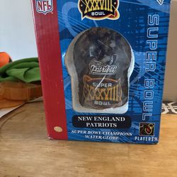 New England Patriots Super Bowl 38 Champions Water Globe