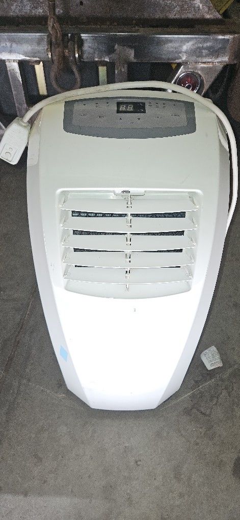 LG 10,000 Btu Standing Room AC