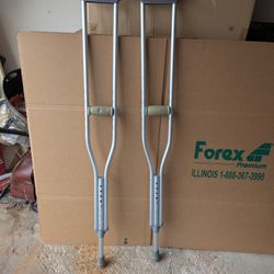 adjustable crutches 