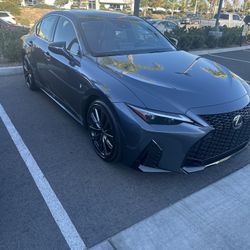 2023 Lexus IS