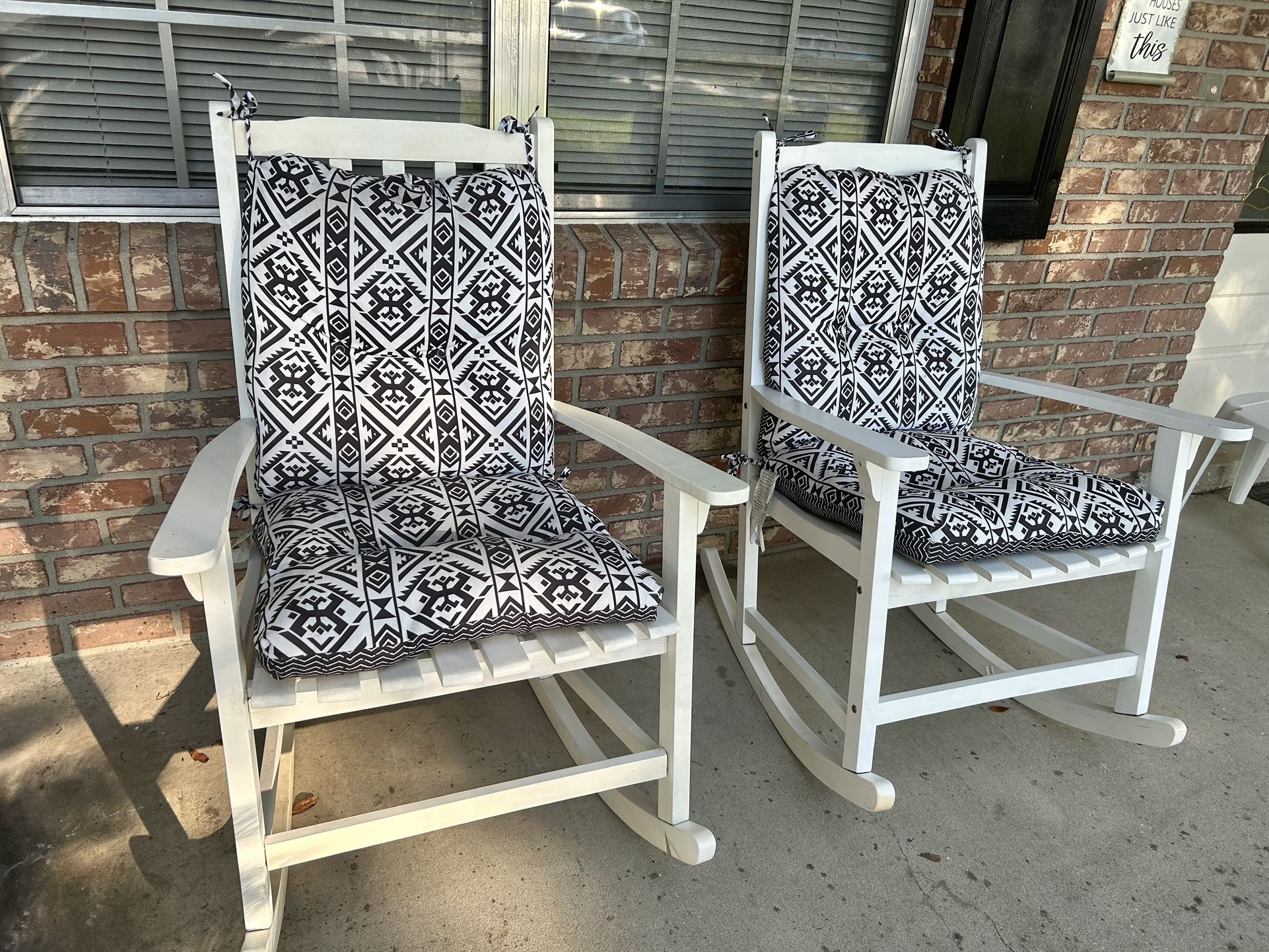 Rocking Chairs with Cushions