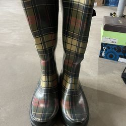 Women’s Rubber Boots-Size 7