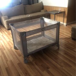 Baby crib 