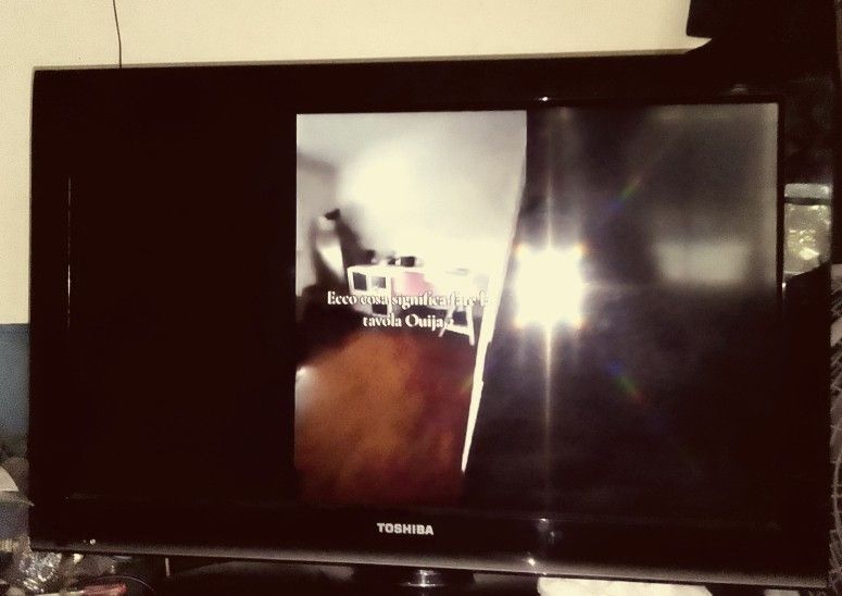 Toshiba flat screen tv 32inc TV