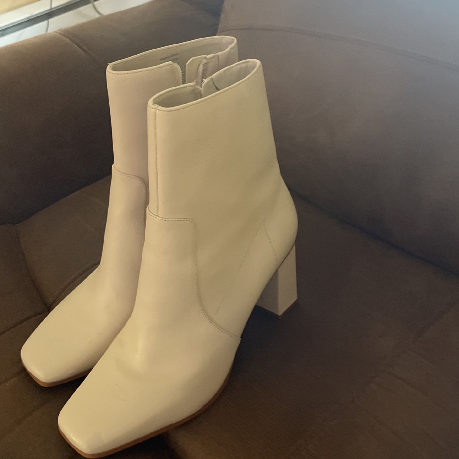 Aldo Boots White 8 1//2