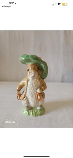 Andrea by Sadek Porcelain Pig Hand Painted Green &  White Fishnet 6"