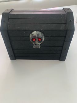 Black Skull Treasure Chest Box