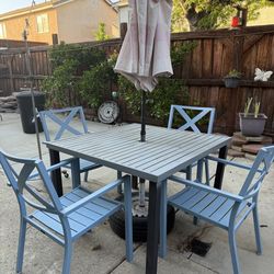 Outdoor Patio Table Set w/ Umbrella
