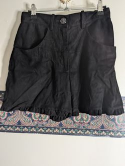 Chanel woman's black shorts 36 mint