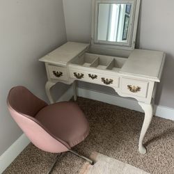  Vintage Vanity