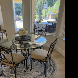 Bombay Company Dining set