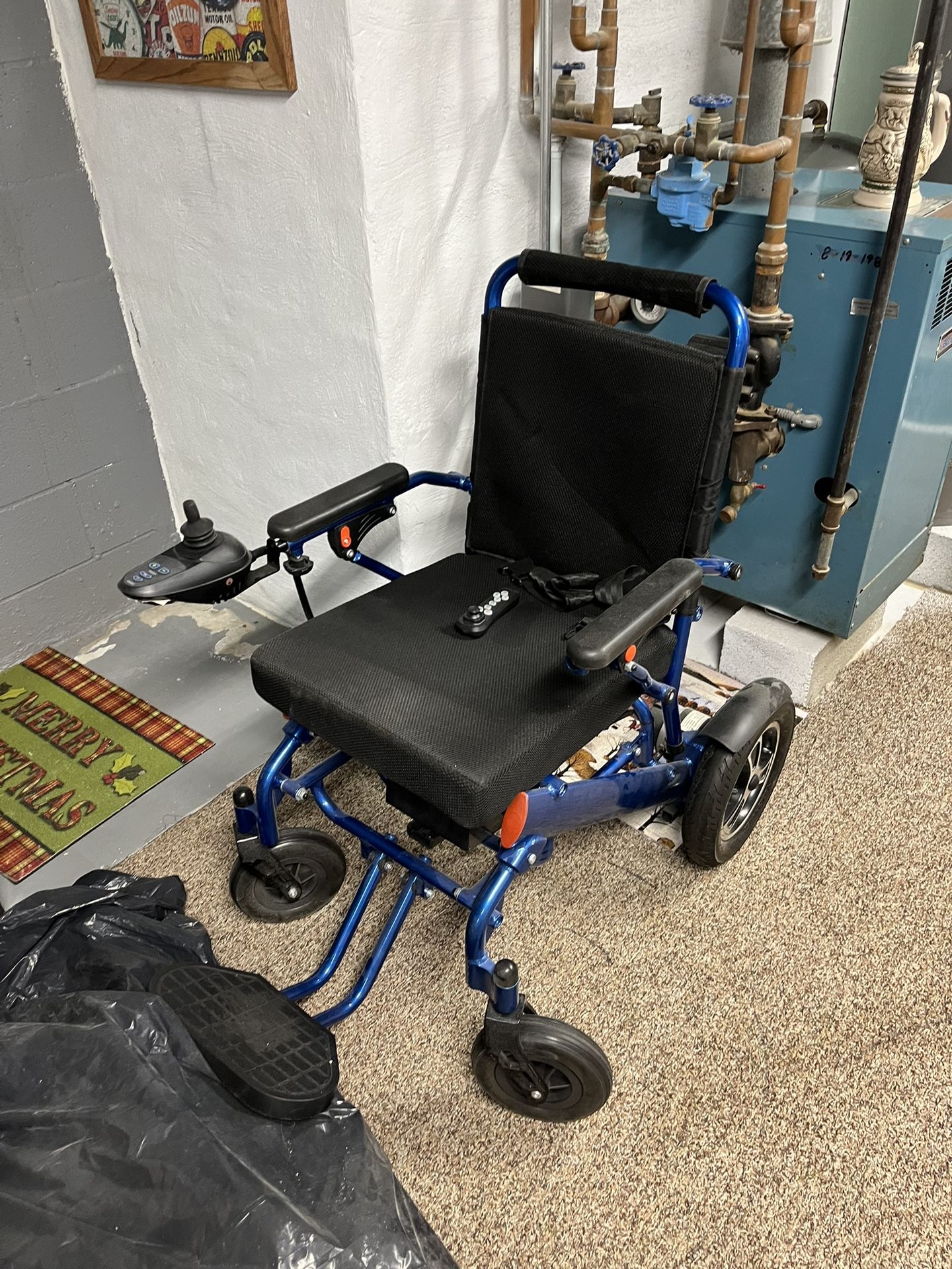 ELECTRIC WHEELCHAIR