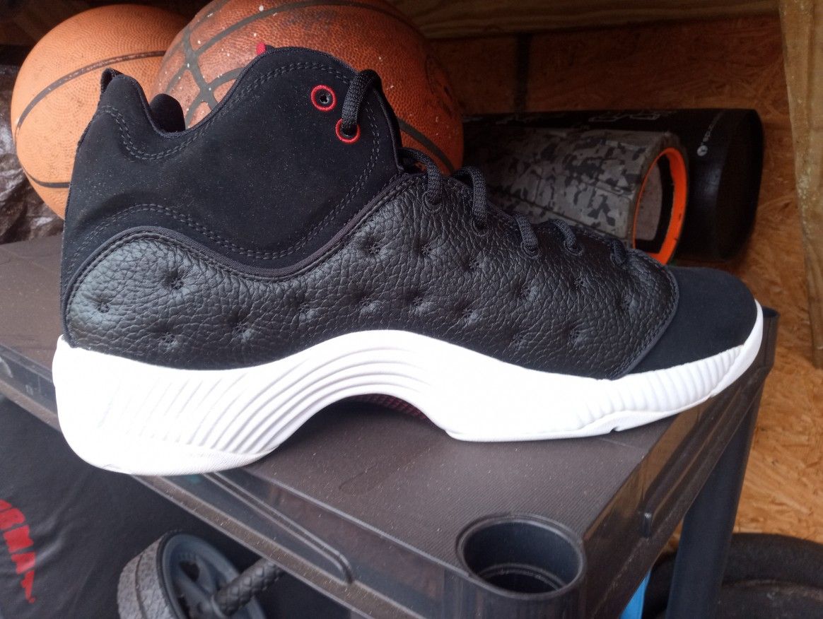 JORDAN JUMPMAN TEAM II - Size 13