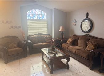 Traditional 3-Piece Brown Faux Leather & Fabric Living Room Set and coffee table use good condition