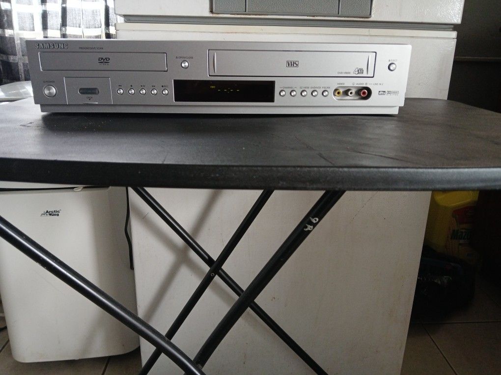 Samsung VHS And DVD Player