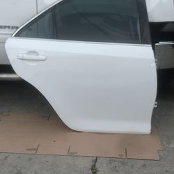 2012/2013/2014  Toyota Camry  Passenger  Side Rear Door 