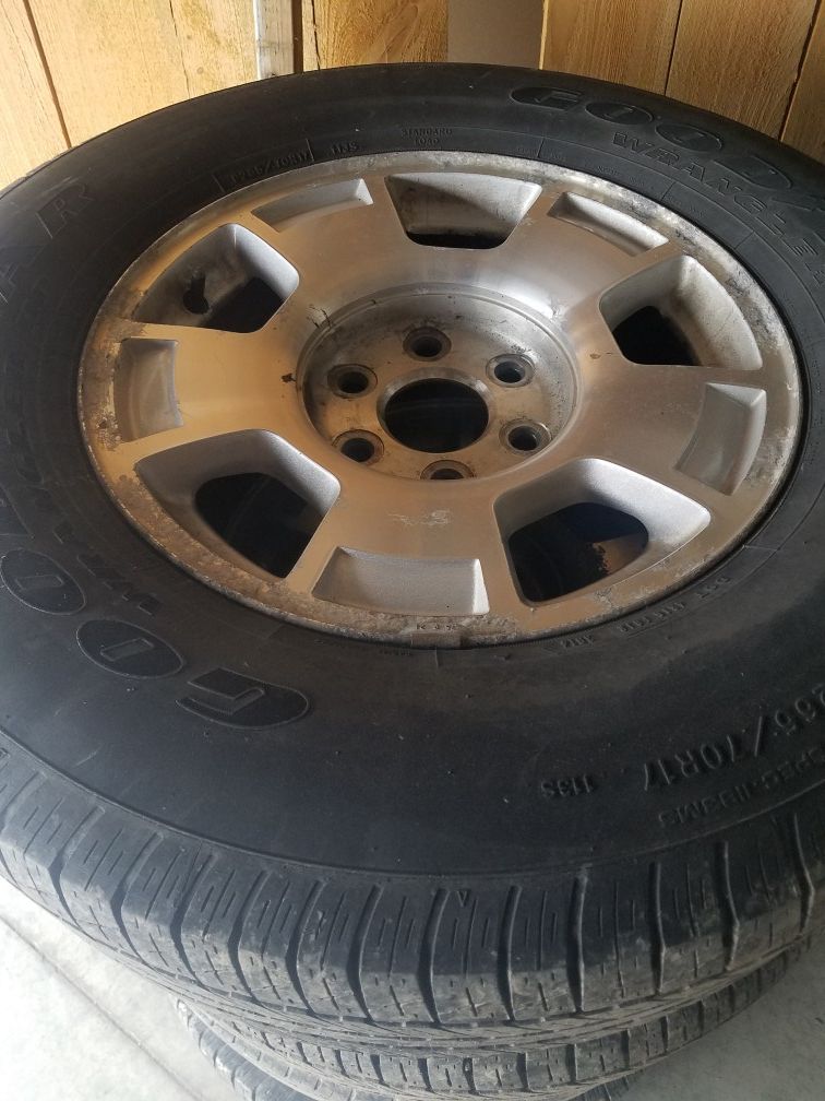 Tahoe, Silverado GM wheels and tires 17 inch