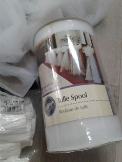 Tulle spool and bows for parties and weddings