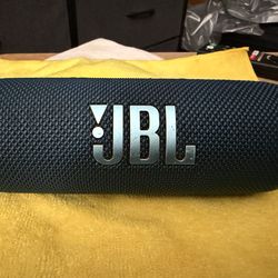 JBL FLIP 6 For Sale