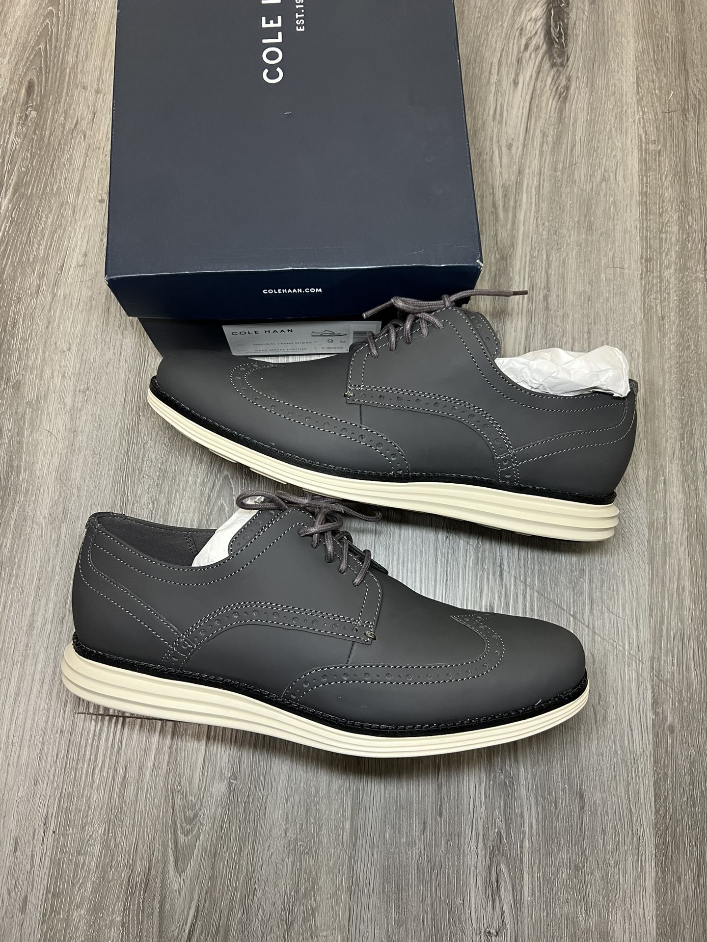 Cole Haan Low Top “Grey Matte Leather” Size 9 In Men