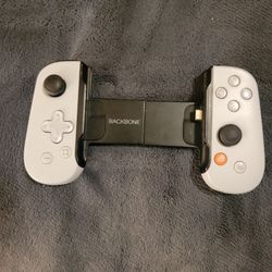 Backbone Mobile Gaming Controller

