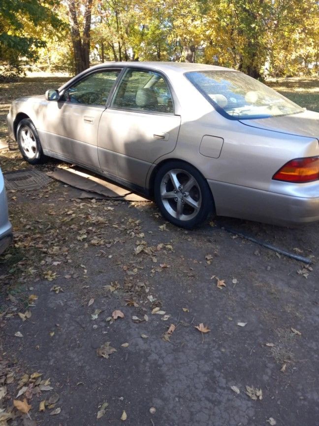1999 Lexus ES 300
