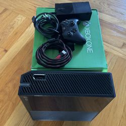Microsoft Xbox One Console, Original Wireless Controller, Games - Black