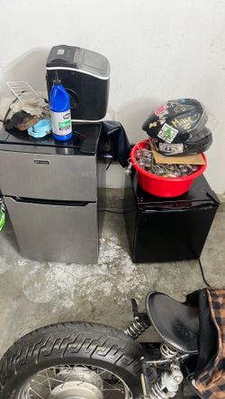 Mini fridge