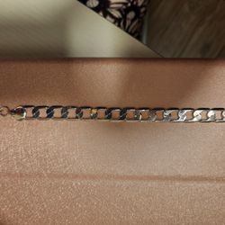 Side chain bracelet