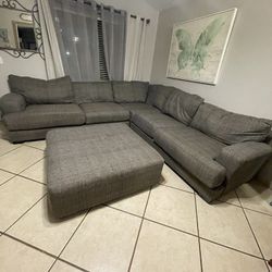 Sectional Couches Gray Color With Big Ottoman 